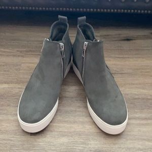 Steve Madden size 9M wedge